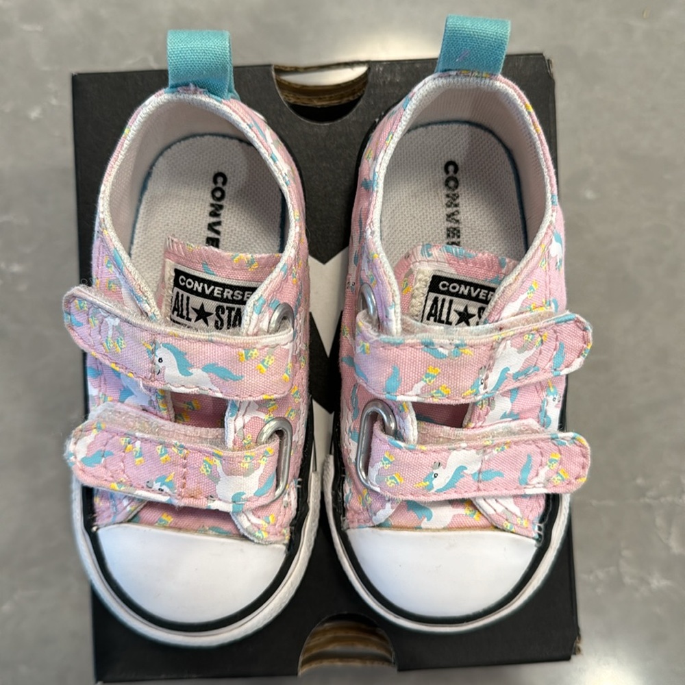 Size 5 infant Converse pink unicorn printed sneakers shoes for baby girls - Picture 3 of 9